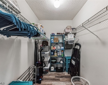 8081 S Woods Circle - Photo Thumbnail 17