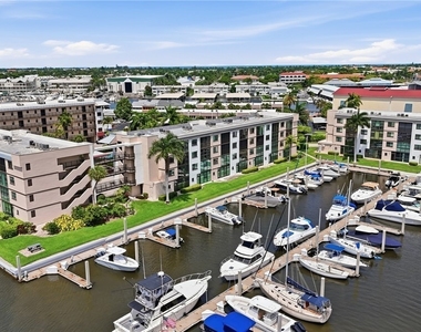 803 River Point Drive - Photo Thumbnail 13