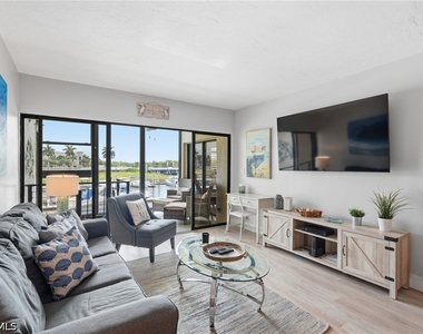 803 River Point Drive - Photo Thumbnail 2