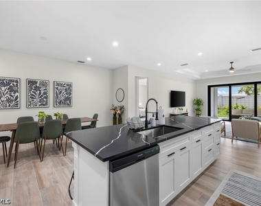 3032 Woodside Avenue - Photo Thumbnail 7