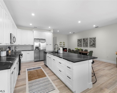 3032 Woodside Avenue - Photo Thumbnail 9