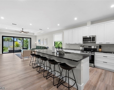 3032 Woodside Avenue - Photo Thumbnail 5