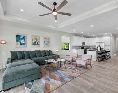 3032 Woodside Avenue - Photo Thumbnail 2