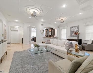 2650 Bolero Drive - Photo Thumbnail 4