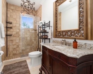 2650 Bolero Drive - Photo Thumbnail 25