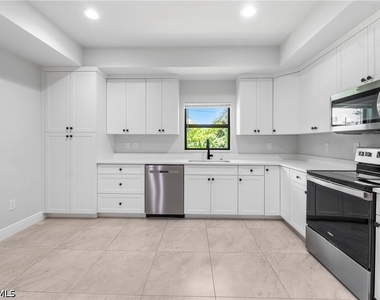 11251 Dean Street - Photo Thumbnail 7