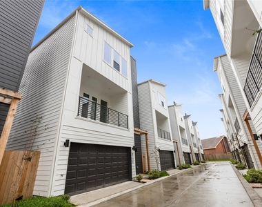 812 Elkhart Street - Photo Thumbnail 1