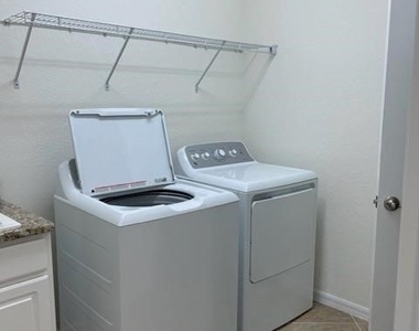 11564 Golden Oak Terrace - Photo Thumbnail 14