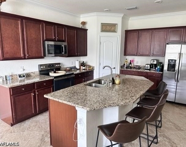 11564 Golden Oak Terrace - Photo Thumbnail 4