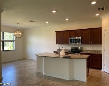 11564 Golden Oak Terrace - Photo Thumbnail 3