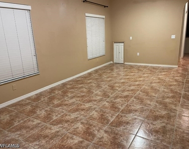 3265 Amanda Lane - Photo Thumbnail 2