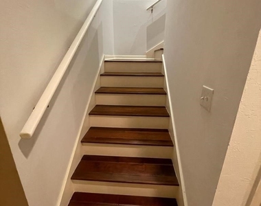 3265 Amanda Lane - Photo Thumbnail 16