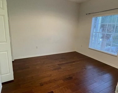 3265 Amanda Lane - Photo Thumbnail 6