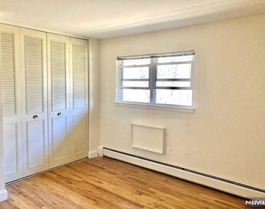 402 Washington - Photo Thumbnail 5