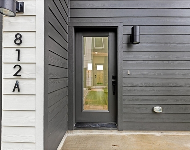 812 Elkhart Street - Photo Thumbnail 4