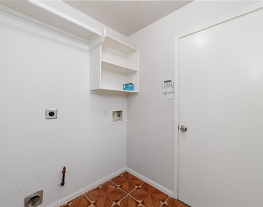 8207 Aliso Canyon Lane - Photo Thumbnail 23