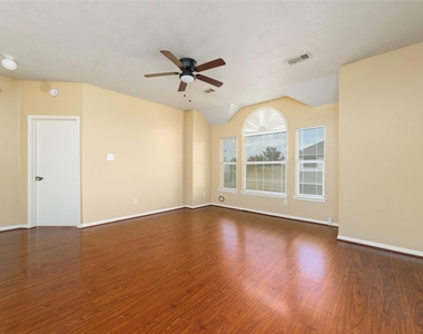 8207 Aliso Canyon Lane - Photo Thumbnail 17
