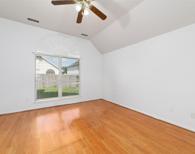 8207 Aliso Canyon Lane - Photo Thumbnail 14