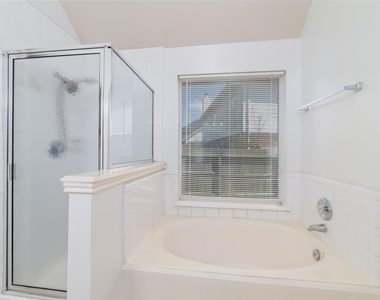 8207 Aliso Canyon Lane - Photo Thumbnail 16