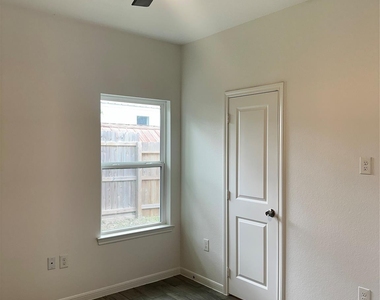 16686 E Lynbrook - Photo Thumbnail 13