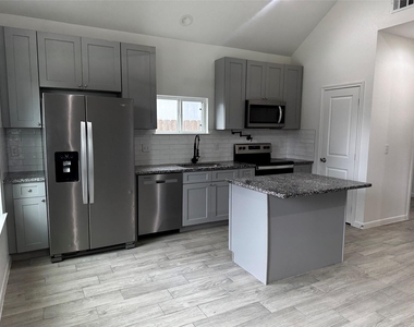 16686 E Lynbrook - Photo Thumbnail 4