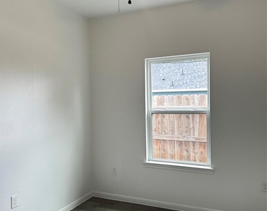 16686 E Lynbrook - Photo Thumbnail 9