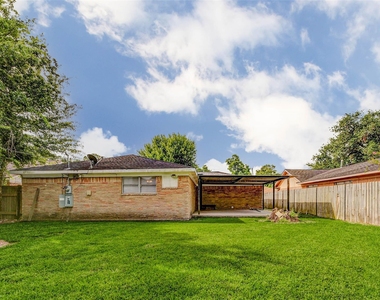 6751 Richwood Road - Photo Thumbnail 2