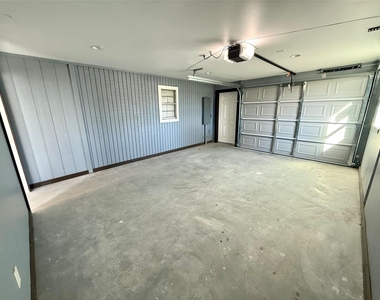 9013 Puritan Way - Photo Thumbnail 14