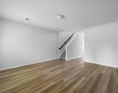 1120 Novelle Bend Drive - Photo Thumbnail 5