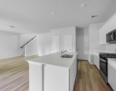 1120 Novelle Bend Drive - Photo Thumbnail 10