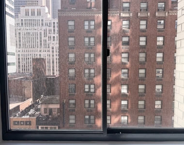 West 48th Street - Photo Thumbnail 2