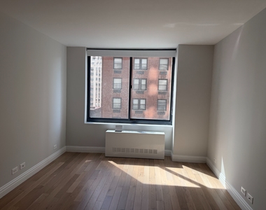 West 48th Street - Photo Thumbnail 1