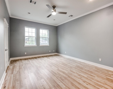 4927 E Ridge Creek Drive - Photo Thumbnail 9