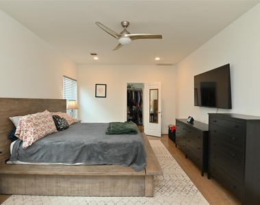 1117 W 16th Street - Photo Thumbnail 31