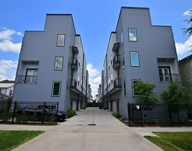 1117 W 16th Street - Photo Thumbnail 2