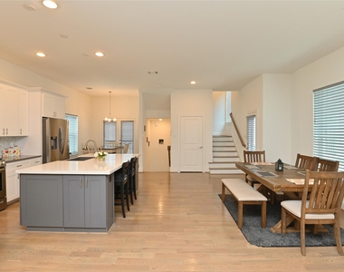 1117 W 16th Street - Photo Thumbnail 23