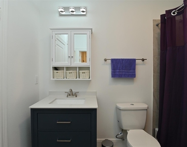 1117 W 16th Street - Photo Thumbnail 9