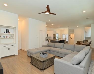 1117 W 16th Street - Photo Thumbnail 27