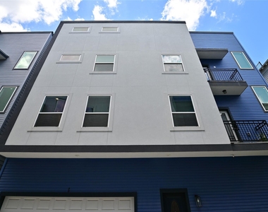 1117 W 16th Street - Photo Thumbnail 1