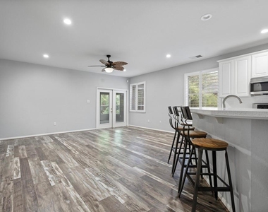 421 Livingstone Lane - Photo Thumbnail 10