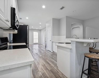 421 Livingstone Lane - Photo Thumbnail 9