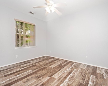 421 Livingstone Lane - Photo Thumbnail 13