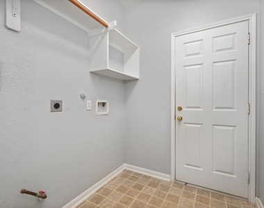 421 Livingstone Lane - Photo Thumbnail 12
