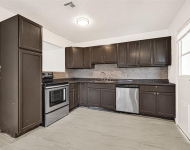 622 N 13th Street - Photo Thumbnail 5