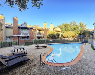 11201 Lynbrook Drive - Photo Thumbnail 8