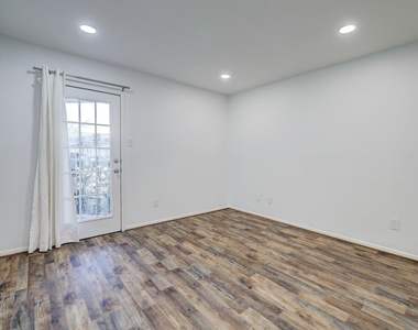 11201 Lynbrook Drive - Photo Thumbnail 5