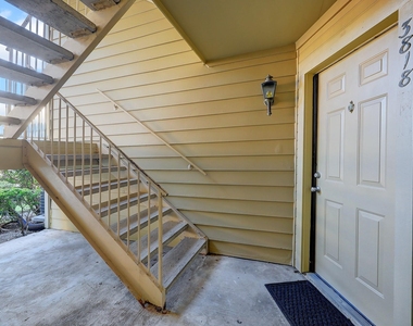 11201 Lynbrook Drive - Photo Thumbnail 9