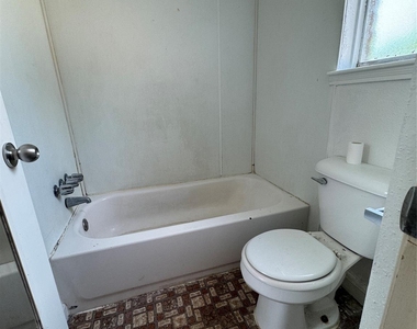 9330 Tooley Drive - Photo Thumbnail 14
