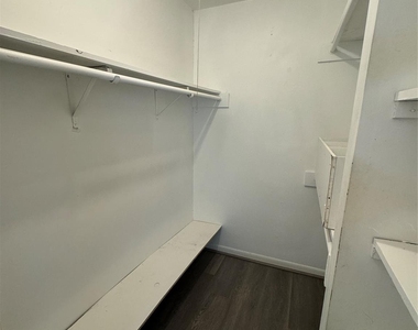 9330 Tooley Drive - Photo Thumbnail 12