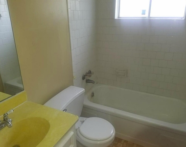 9330 Tooley Drive - Photo Thumbnail 4